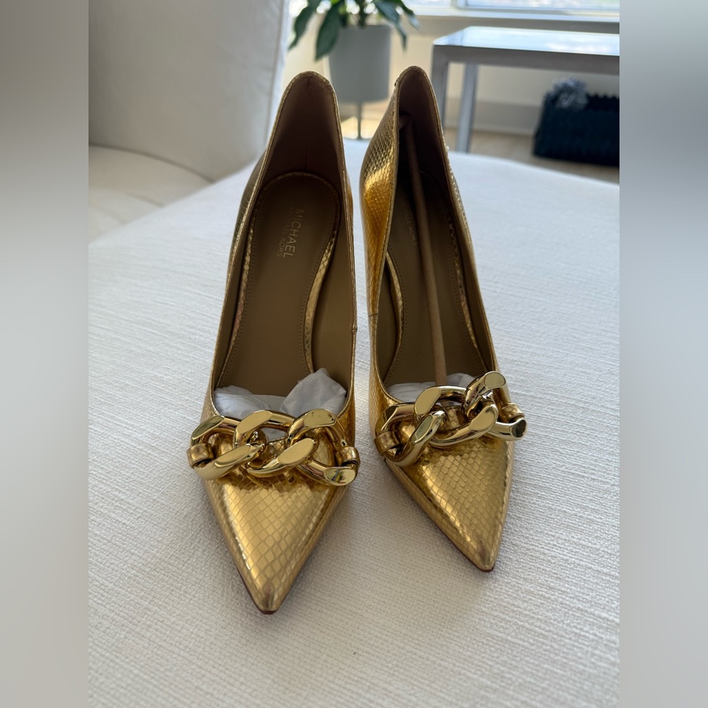 Michael Kors Size 7.5 Gold Chain Detail Heels.  💛⚡️